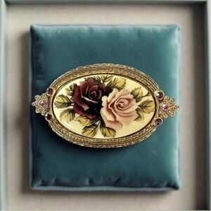 1928 Vintage Gold Tone Oval Flower  Brooch Pin